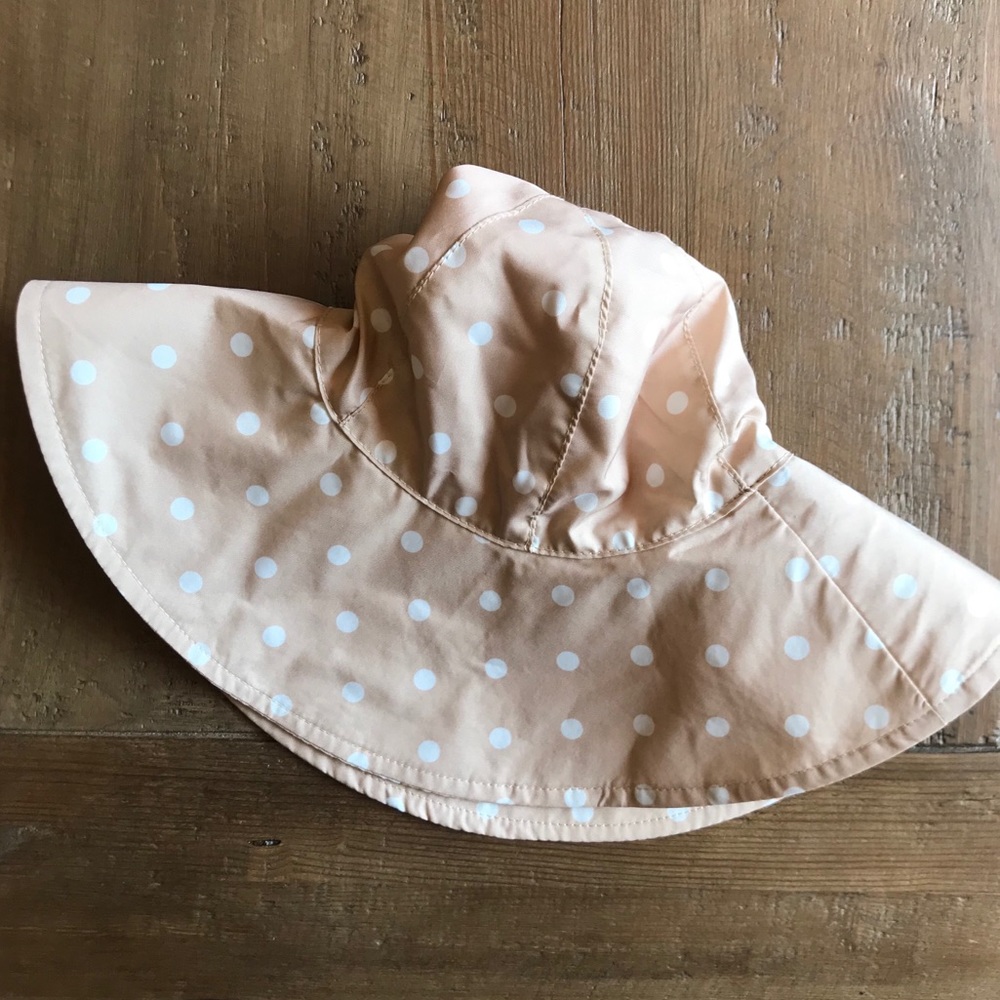 Gap Beige beige pokadot hat 0-6months